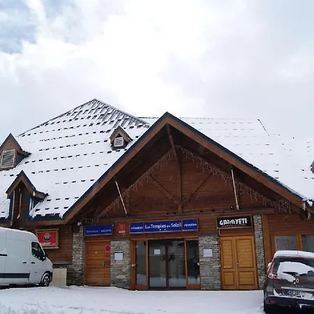 : 4 Pers Renove Avec Balcon, Local A Ski, Au Pied Des Pistes - Fr-1-637-70