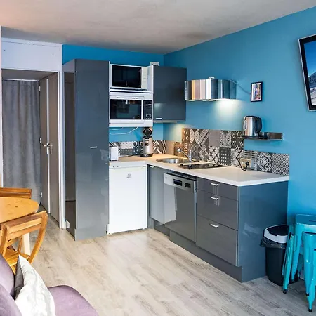 : 4 Pers Renove Avec Balcon, Local A Ski, Au Pied Des Pistes - Fr-1-637-70 *